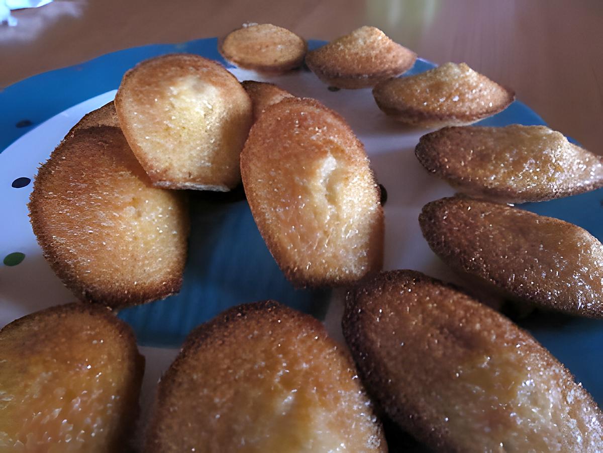 recette MADELEINES A LA CONFITURE DE LAIT