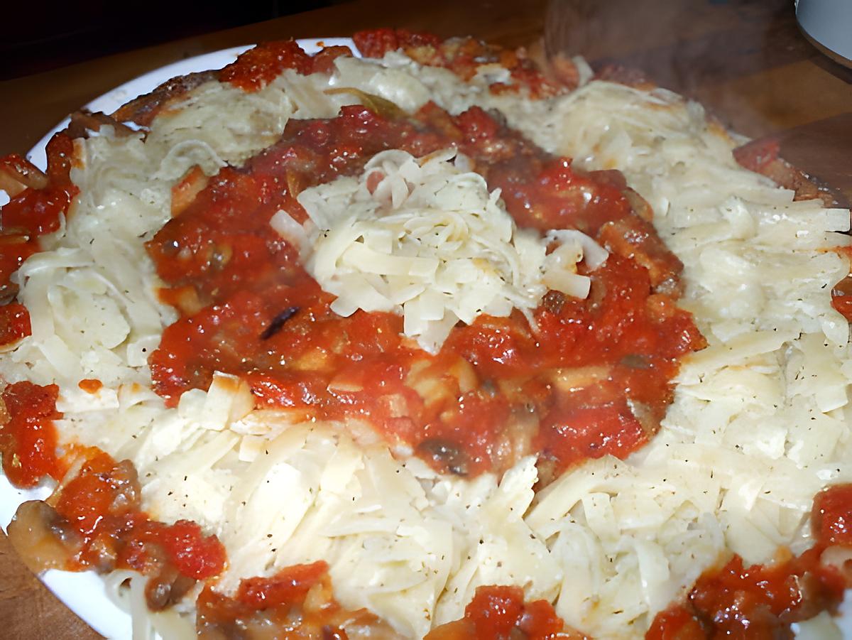 recette Nouilles  au thon en sauce tomates... avec champignons....