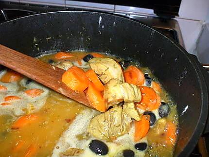 recette Filet mignon.. de Porc.... aux carottes et olives noires.... parfumé au romarin.... avec P.d.terre vapeur...