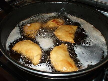 recette Empanadillas caseras... au fromage de chèvre et jambon blanc...( Cocas)...