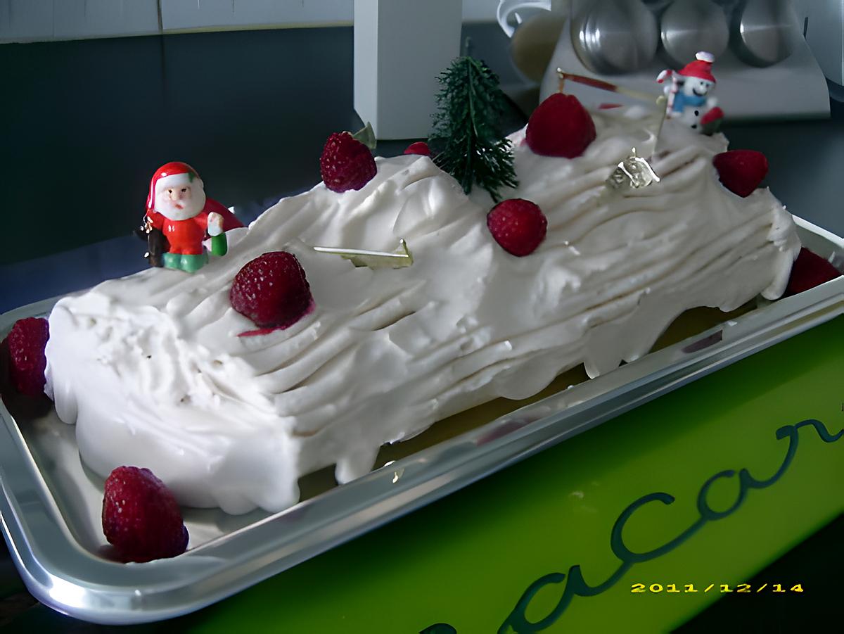 recette bûche de noël chantilly et framboises