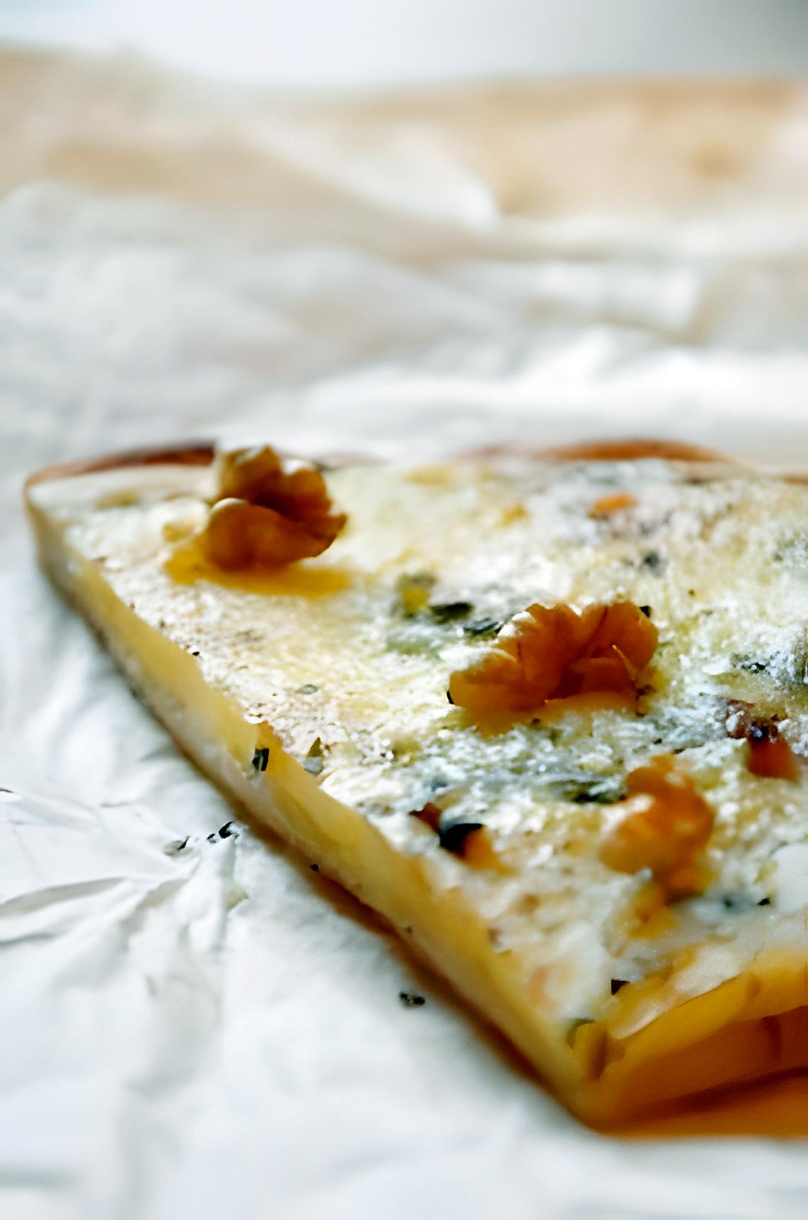 recette Pizza Auvergnate (Bleu, Cantal, Tomme & noix)