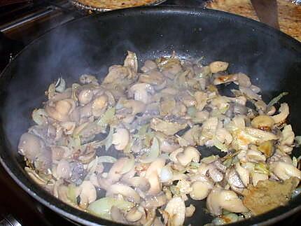 recette Boudins blancs à la crème ... vin blanc sec et champignons.................