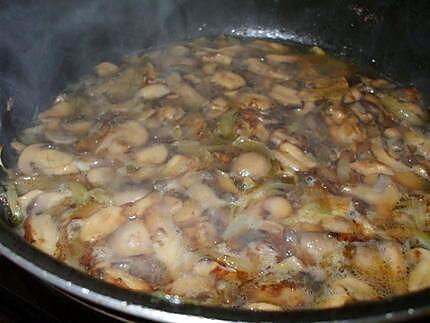 recette Boudins blancs à la crème ... vin blanc sec et champignons.................