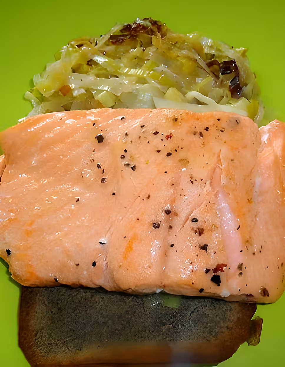 recette PAVE DE SAUMON SUR CROUSTILLANT DE SARRASIN ET FONDUE DE POIREAUX