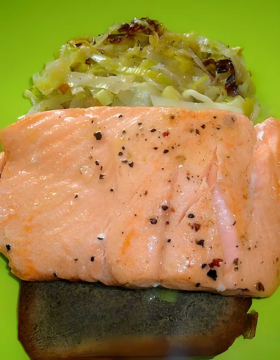 recette PAVE DE SAUMON SUR CROUSTILLANT DE SARRASIN ET FONDUE DE POIREAUX