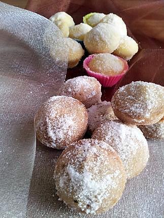 recette Assortiments de mini beignets au sucre au citron et au nutella