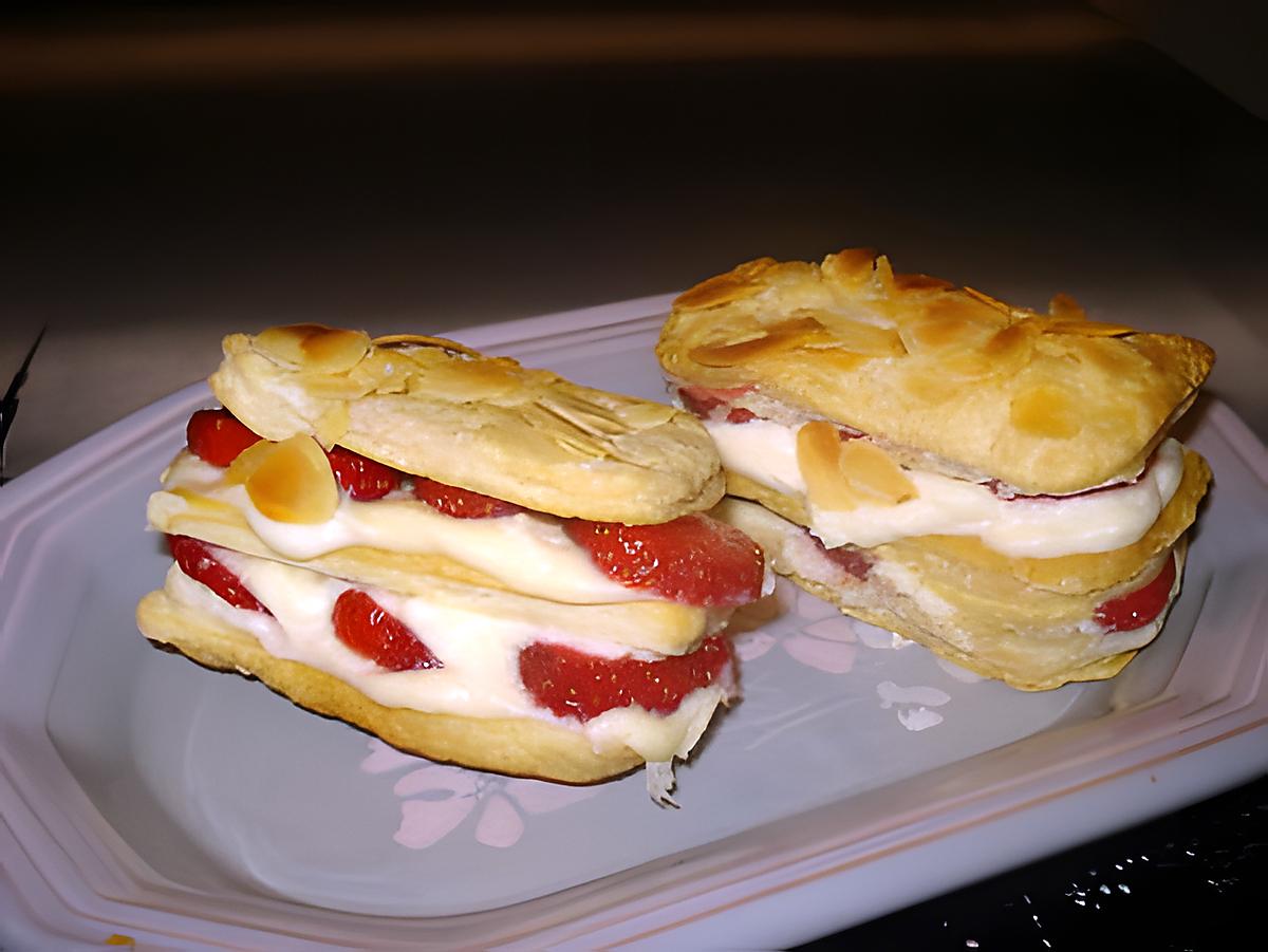 recette PETITS MILLEFEUILLES FRAISE-CHANTILLY AU CHOCOLAT BLANC