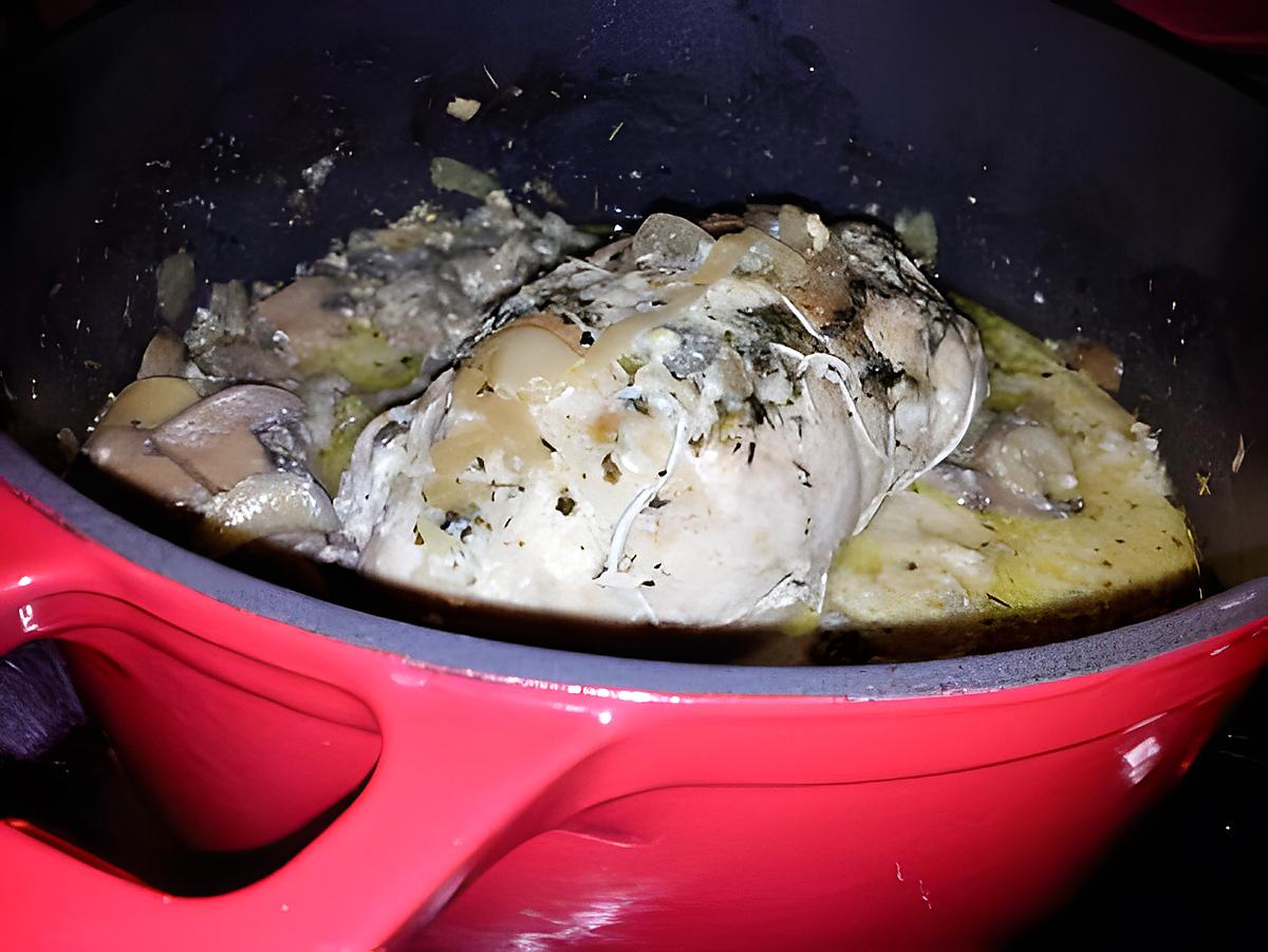 recette Rôti de dinde aux petits oignons et champignons sauce au lait