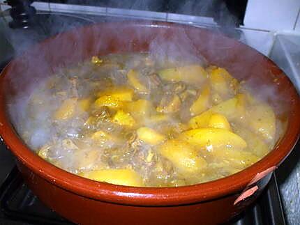 recette Tajine d'agneau parfumé aux épices... accompagné de Pomme de Terre moëlleuses...( Sans ail ni oignon ). Un vrai délice pour ces journées de grand froid...