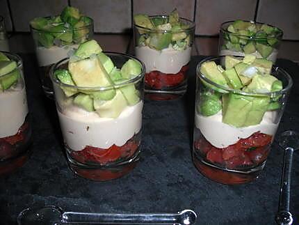 recette Verrine de tomate, thon et avocat