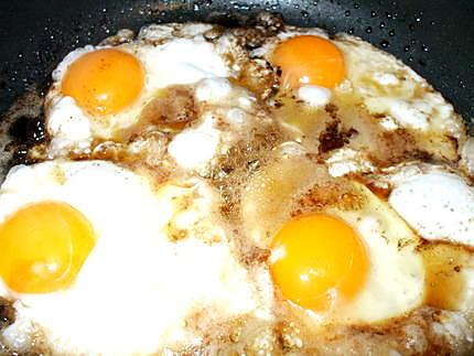 recette Plato Combinado....Morcillas con huevos....( Typique d'Espagne...)...Boudins aux oeufs...Plat complet... facil.... et rapide...