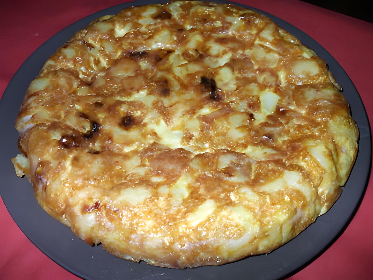 recette Tortilla de Patatas con Cebollas a la Española...( Omelette de P.d.terre  Espagnole aux oignons)... Délicieux...