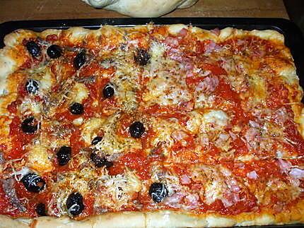 recette Pizza  mixte de la " Nona"....