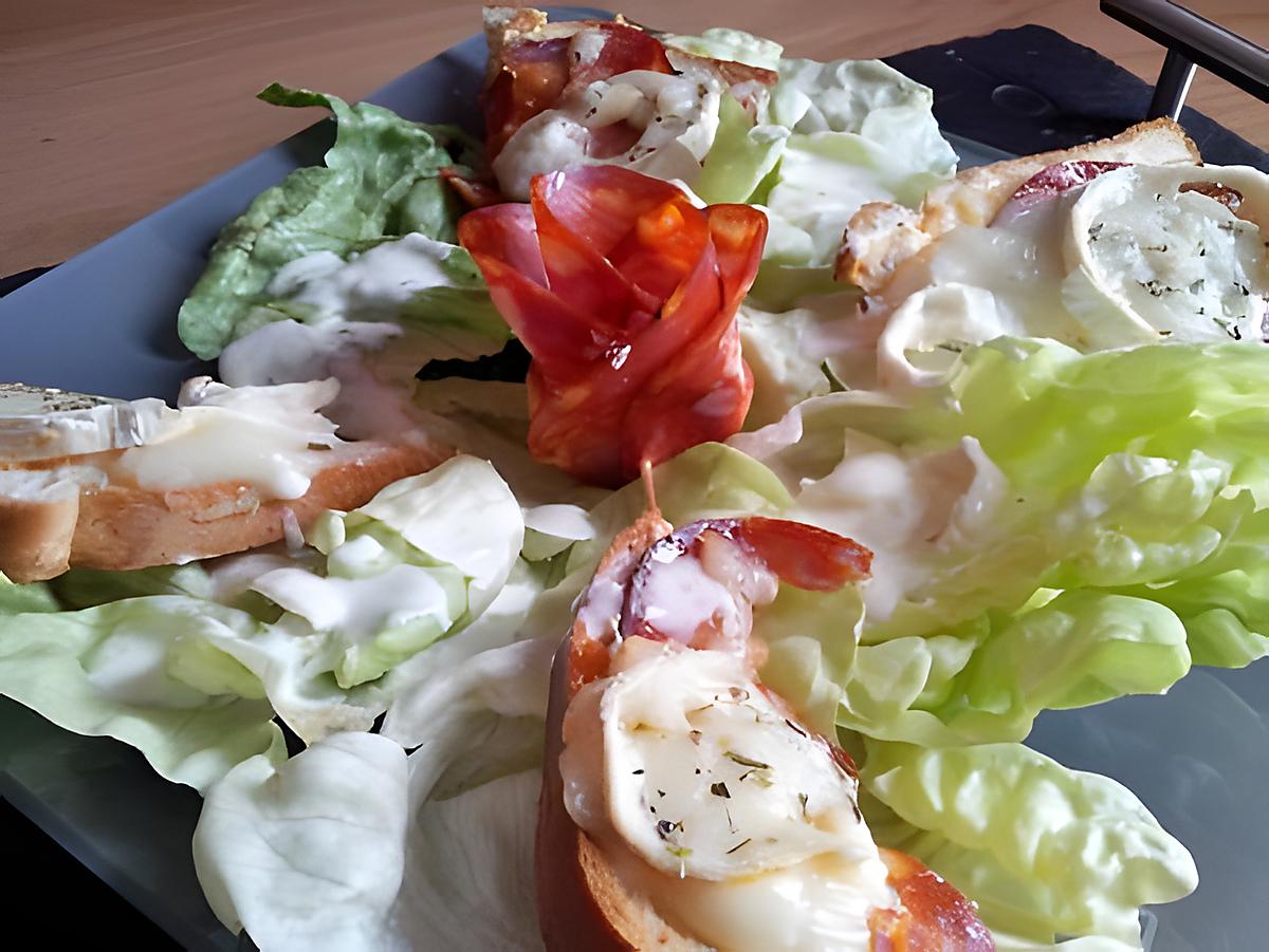 recette Salade gourmande au chorizo et chévre avec sa sauce au chévre chaud et  thym