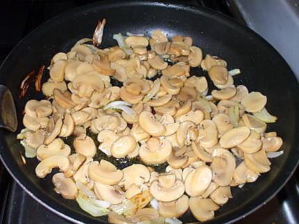 recette Tagliatelles Fraîches aux petits lardons....( Pour femmes pressées...)..Rapide et succulent...