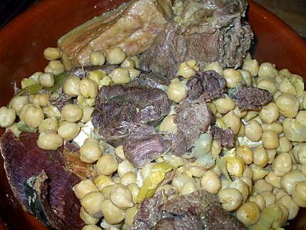 recette " Cocido con patatas y garbanzos.....(...Pot au feu...)...