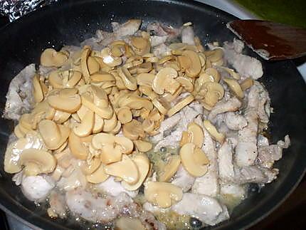 recette Emincé de Porc au citron...accompagné de  champignons et " Farfelle"..( Noeuds Papillons...)...