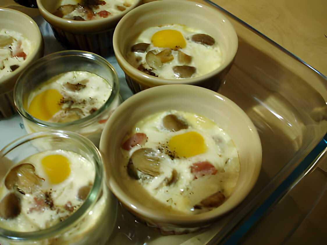 Oeufs cocotte lardons champignons