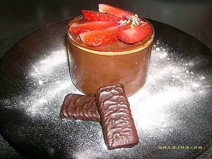 recette mousse croquante au chocolat et aux fraises