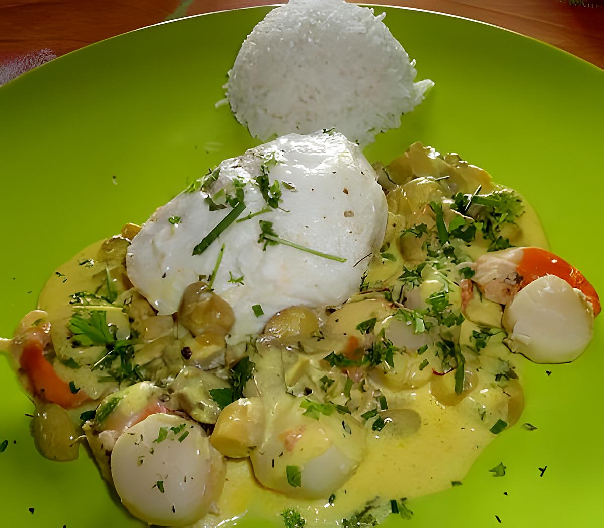 recette QUEUE DE LOTTE POCHEE AUX SAINT JACQUES, FRICASSÉE DE CHAMPIGNONS