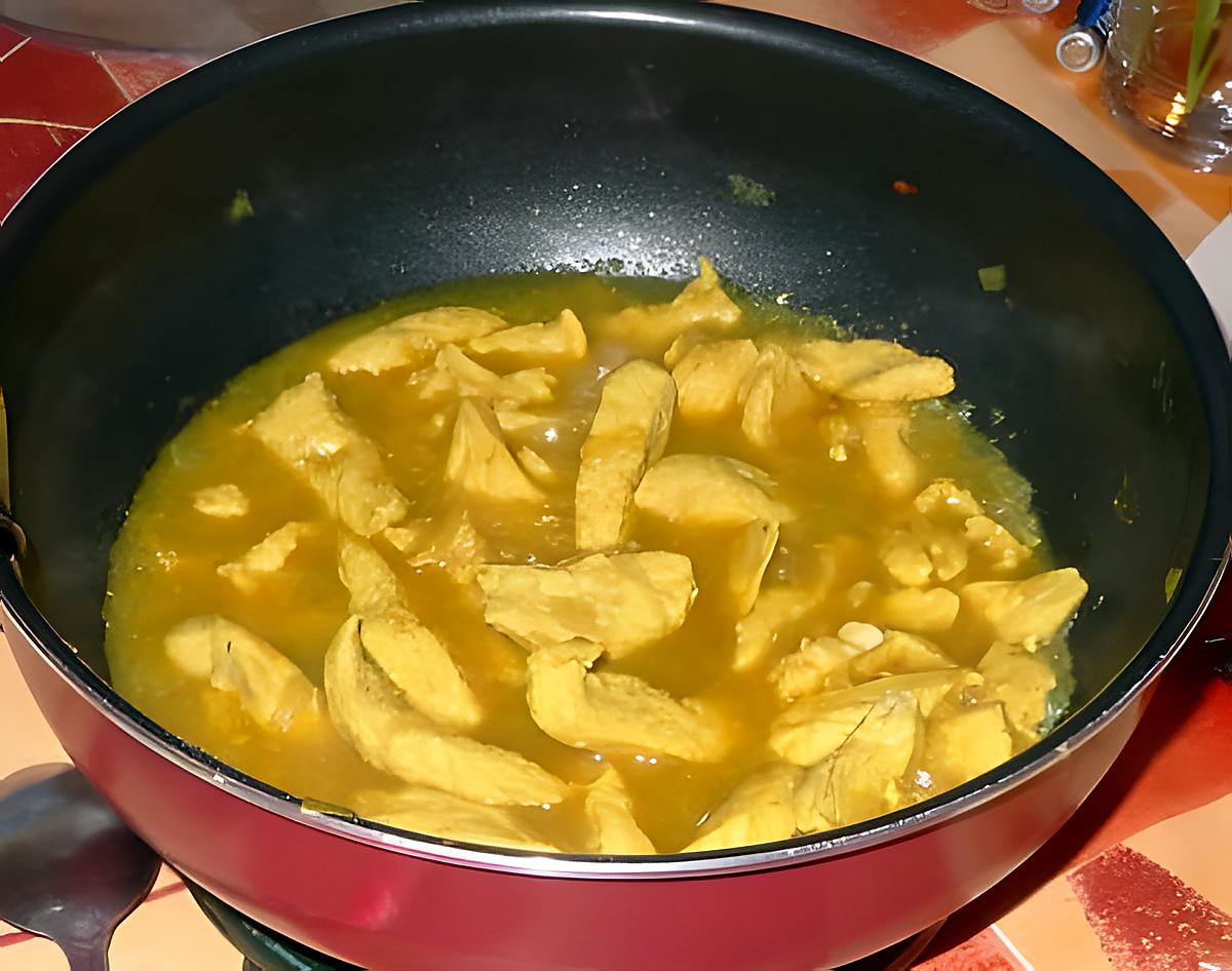 recette Emincés de poulet mijotés au curry