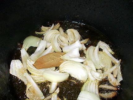 recette Guisado de pollo con papas y aceitunas...( Ragout de p.d.terre... et olives....)