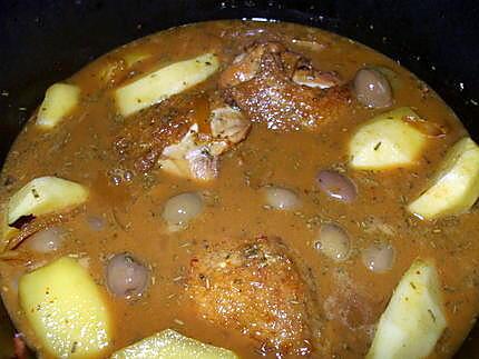 recette Guisado de pollo con papas y aceitunas...( Ragout de p.d.terre... et olives....)