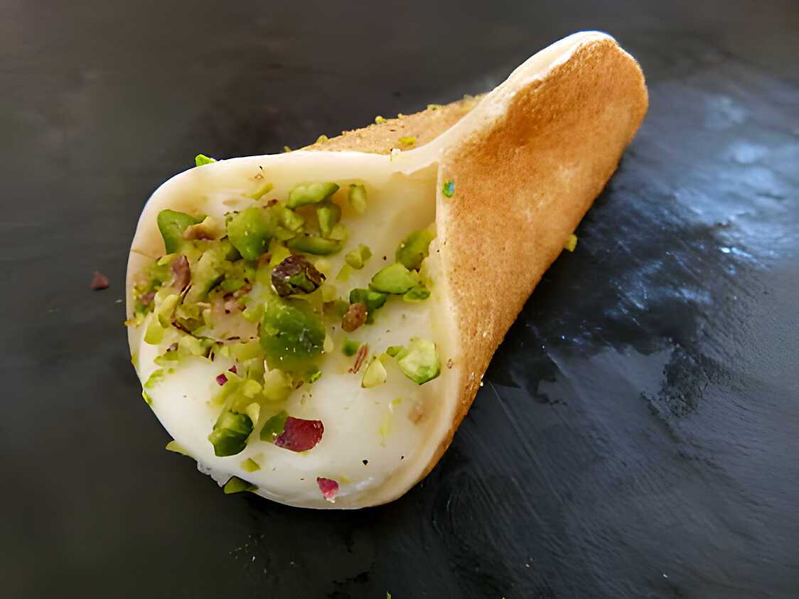Recette de Crèpes libanaises &amp;quot;Atayef&amp;quot;, crème de lait et pistaches
