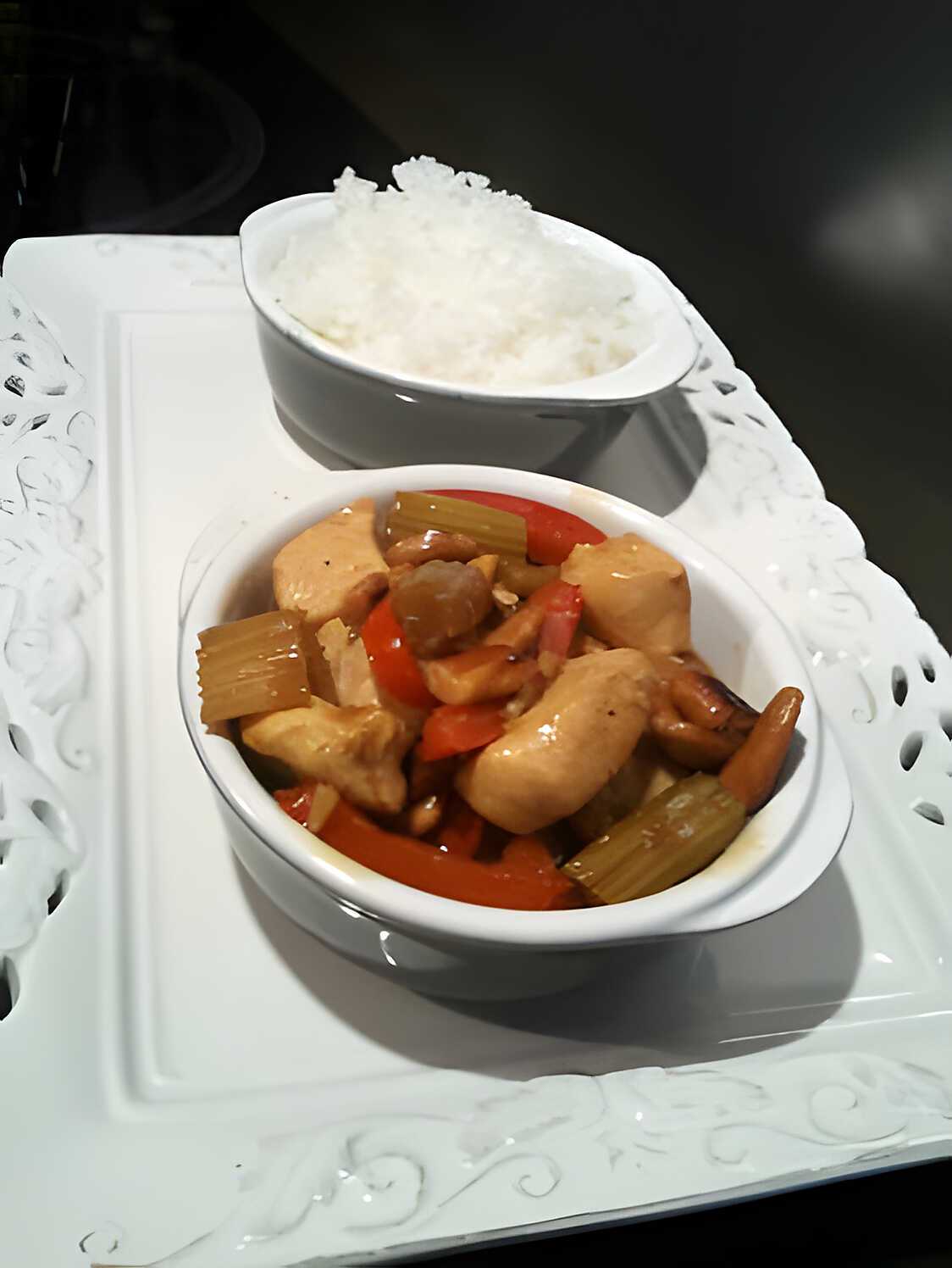 Recette de Poulet sauté aux noix de Cajou et son riz Thaï — free download
