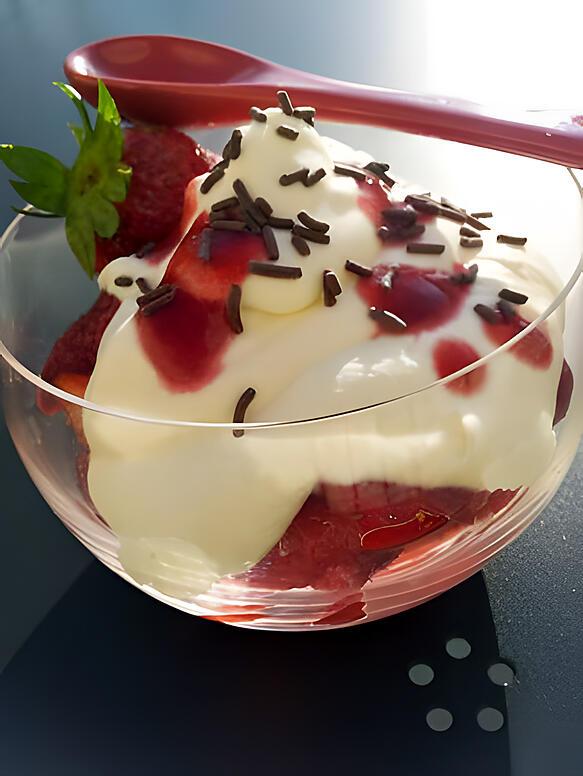 Recette de Fraises au mascarpone et chantilly