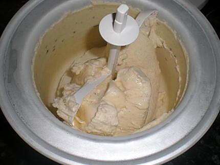 recette glace vanille caramel au beurre salé et noix de pécan