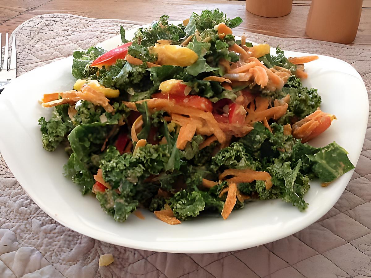 recette Salade de Kale crémeuse et fruitée
