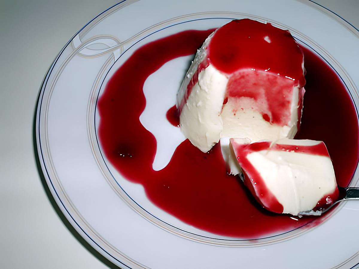 recette Panna cotta au coulis de mûres