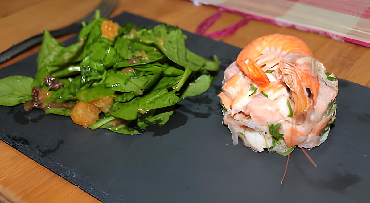 recette Tartare de saumon/crevette revisité accompagné de sa salade de jeunes pousses d'épinards