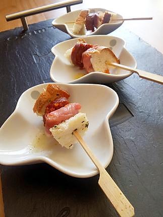 recette Brochettes de chévre au serrano et chorizo aperitive