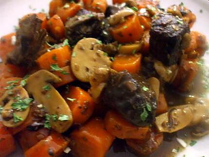 recette Boeuf au romarin ... sur son lit de carrottes et de champignons...