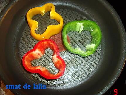 recette OEUFS AUX POIVRONS MULTICOLORE