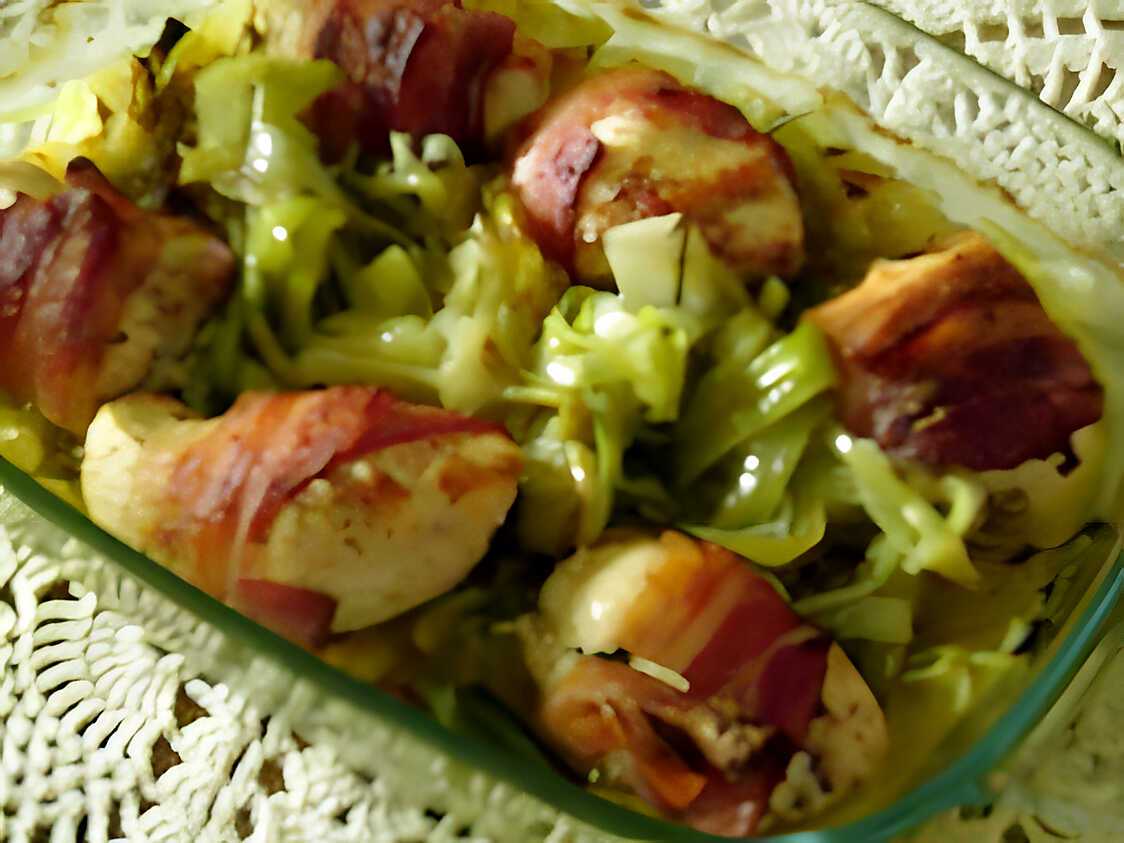 Poulet enlardé sur lit de poireaux
