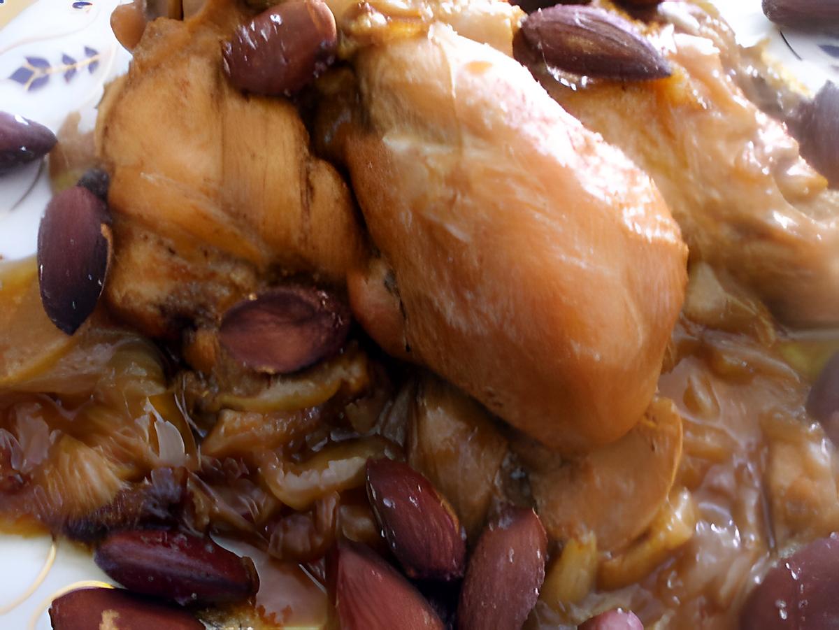 recette " Poulet aux amandes.... sur son lit d'oignons confits....".