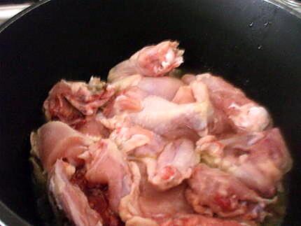 recette " Poulet aux amandes.... sur son lit d'oignons confits....".