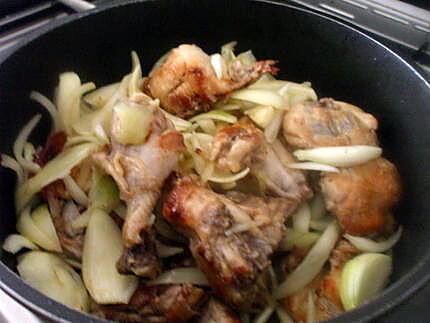 recette " Poulet aux amandes.... sur son lit d'oignons confits....".