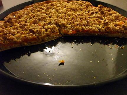 recette " Tarte Crumble de compotée d'abricot  sur son lit de crème..."