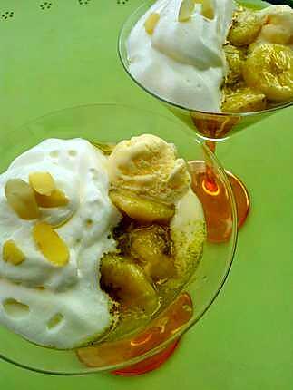 recette Verrines de bananes flambé au rhum avec sa chantilly au rhum et sa creme glacé au rhum