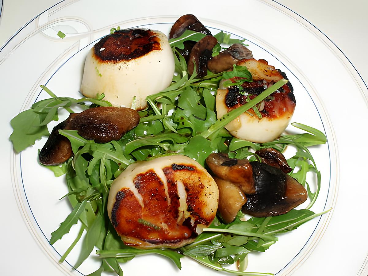 recette Salade de pousses de roquette aux coquilles St Jacques