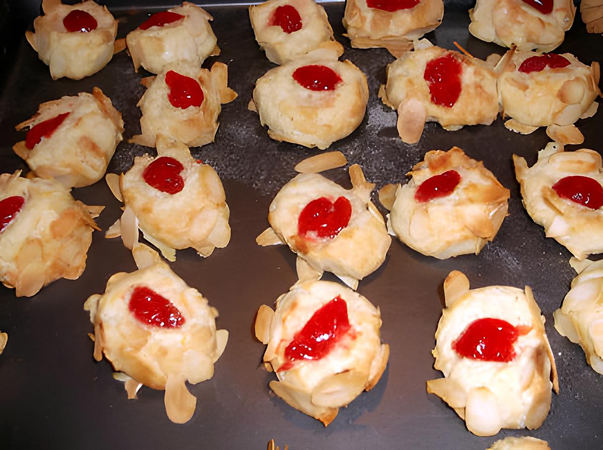 recette Biscuits aux amandes et cerises confites