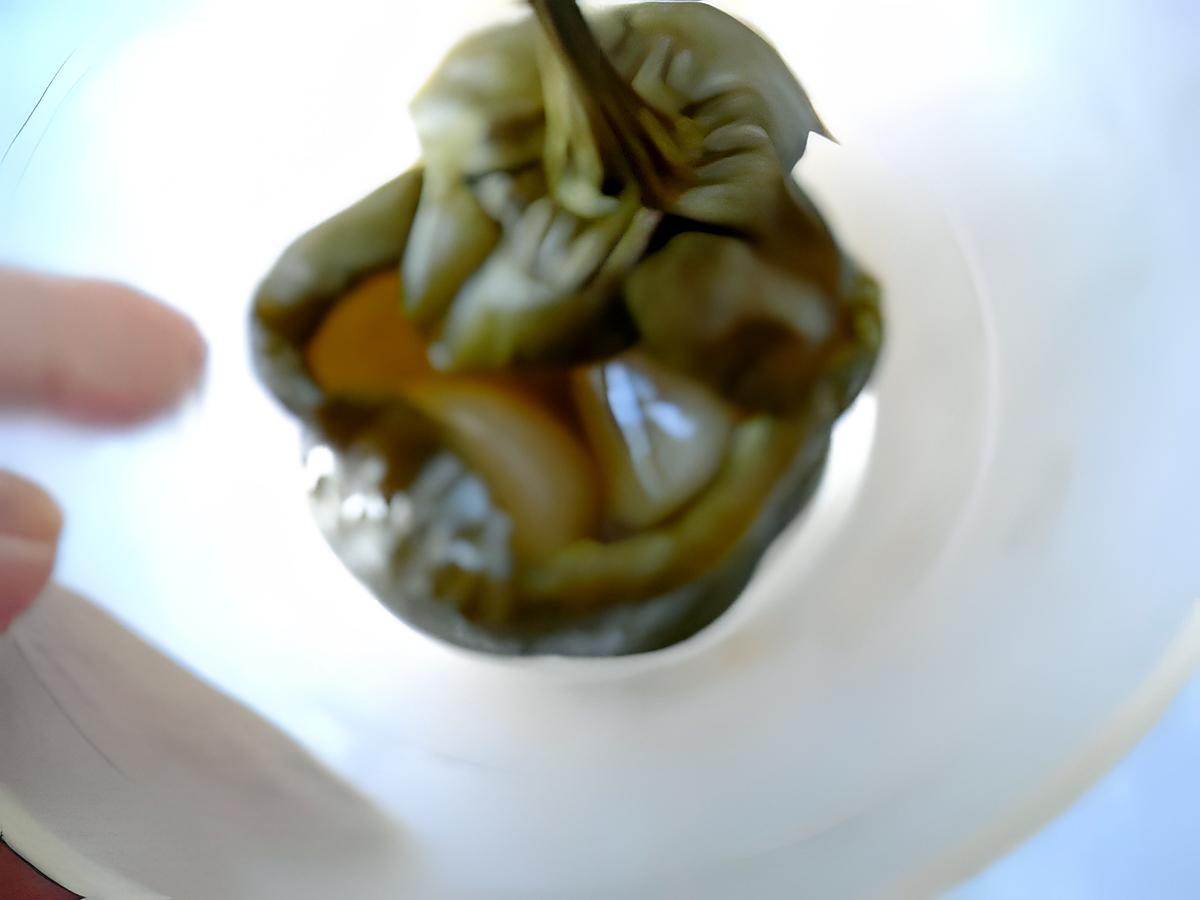 recette Aîl confit dans un poivron, soupe présentée dans un poivron