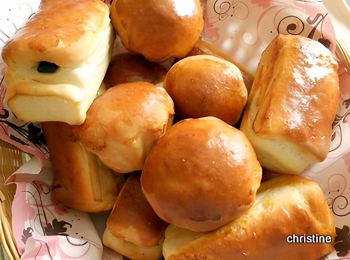 recette Petit pain au lait et mascarpone fourrés abricot sec-pâte d'amandes