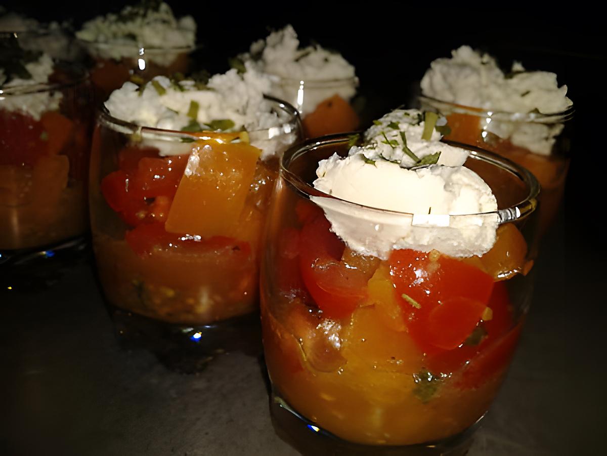 recette verrine idéal pour lapéro: tomates-poivrons et chévre