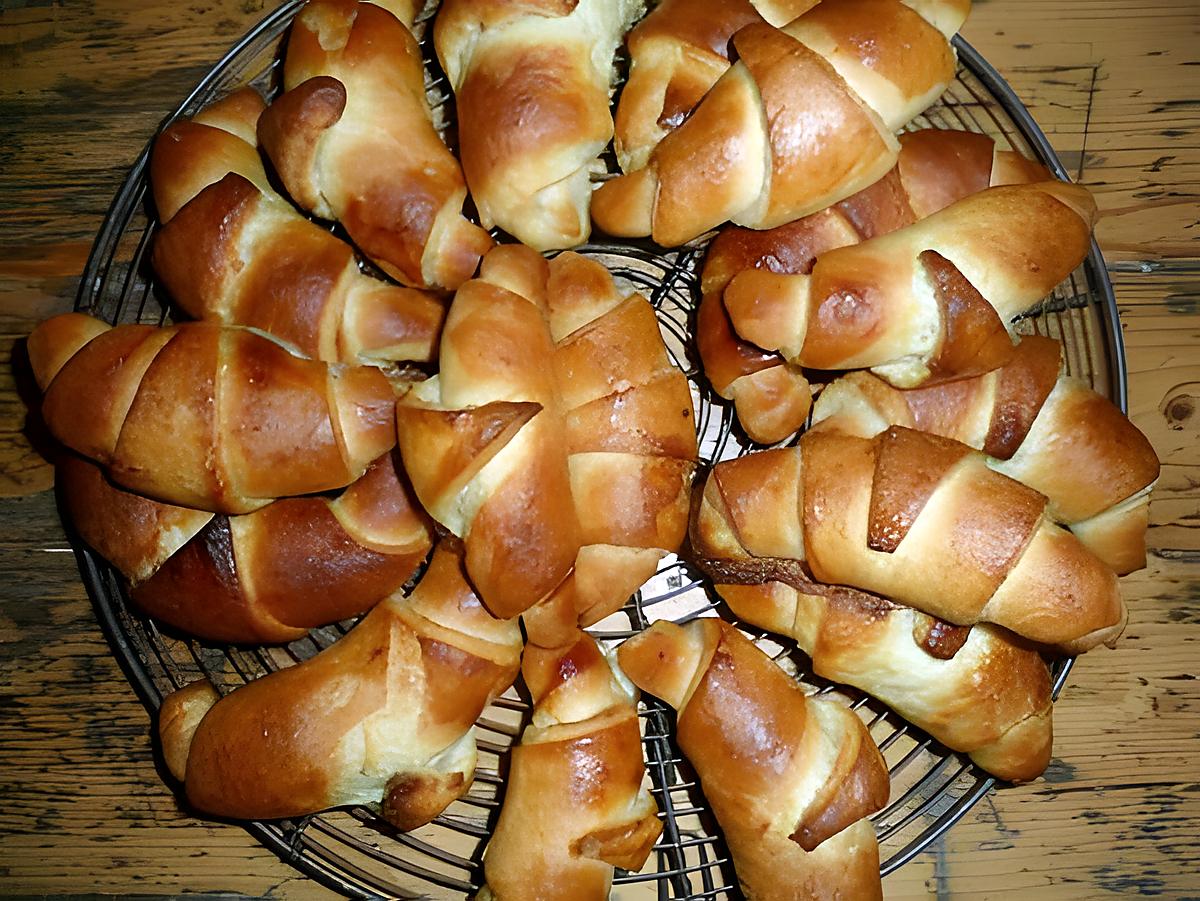 recette Croissants briochés de La Cuisine Gourmande De Bella ... à la main ^^